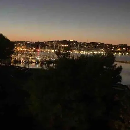 Le Lodge Martigues Buitenkant foto